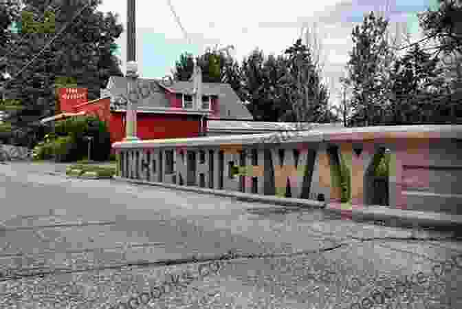 A Photo Of A Roadside Attraction On The Lincoln Highway The Nostalgic Lincoln Highway In California